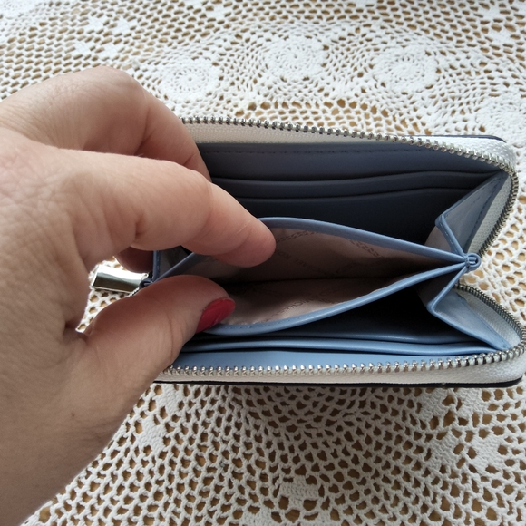 Michael Kors Small Logo Stripe Wallet - Picture 9 of 15